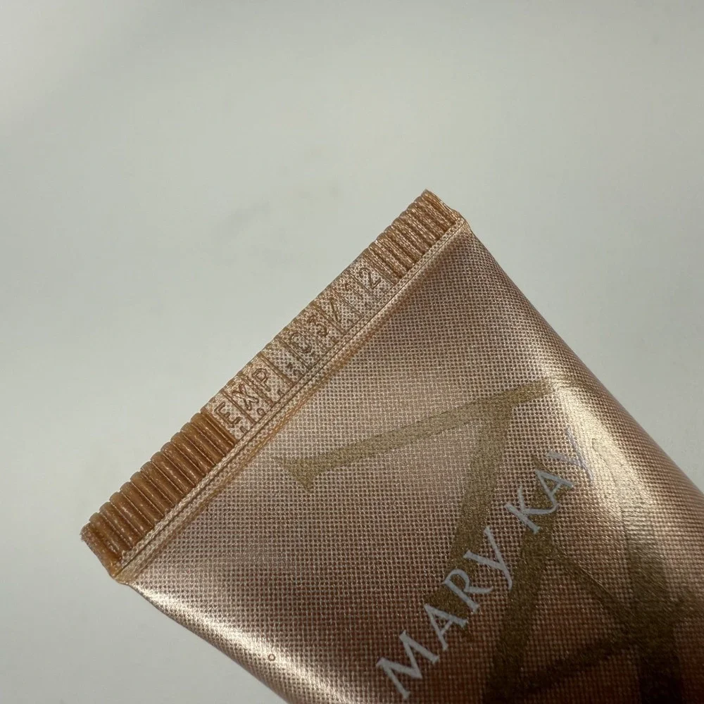 Mary Kay Sun Care Travel Set SPF 30 Sunscreen Tanning Lotion Replenishing Gel Ne